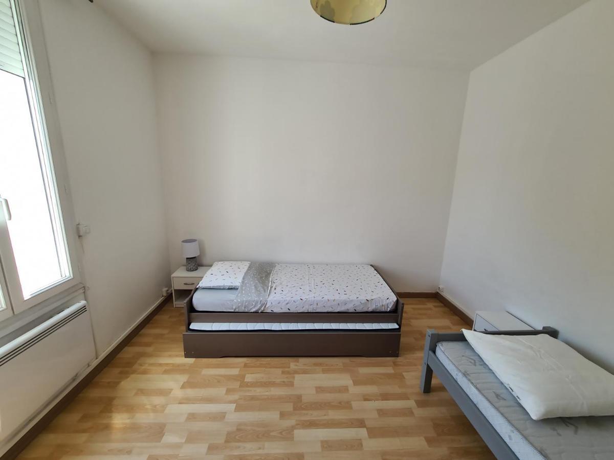 Appartement 60M2 Rdc Avec Jardin Saint-Genis-des-Fontaines Екстер'єр фото